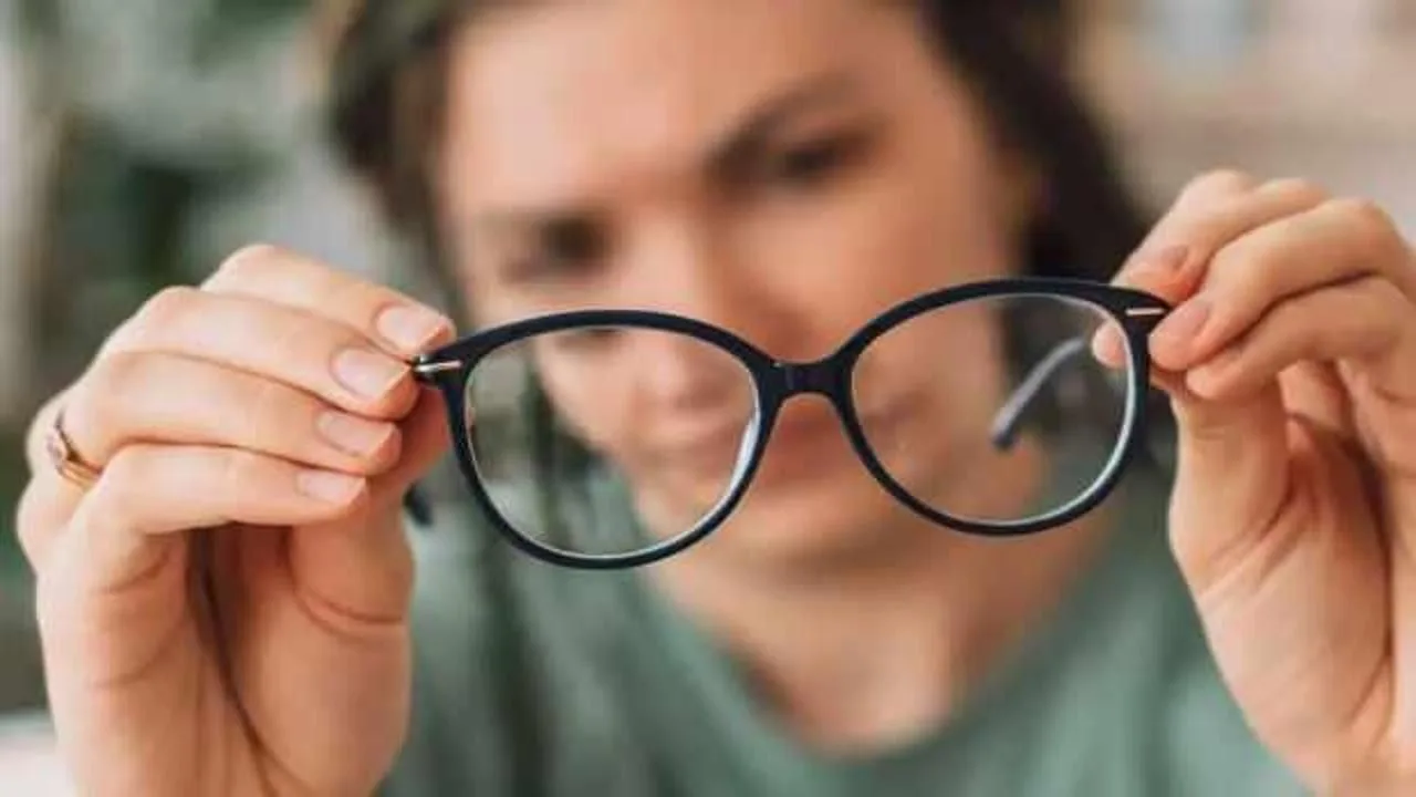 Astigmatism glasses
