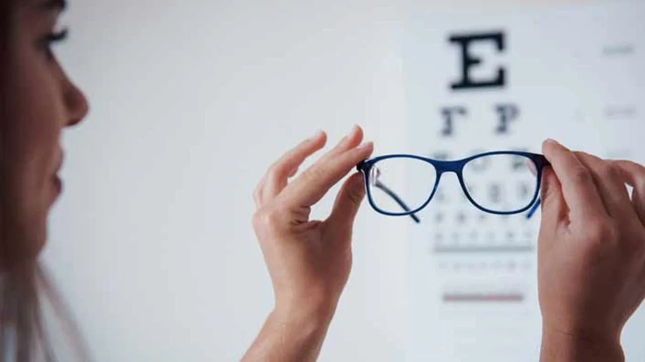 How people with astigmatism see