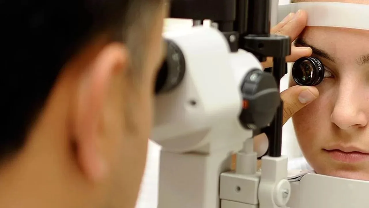 Eye angiography