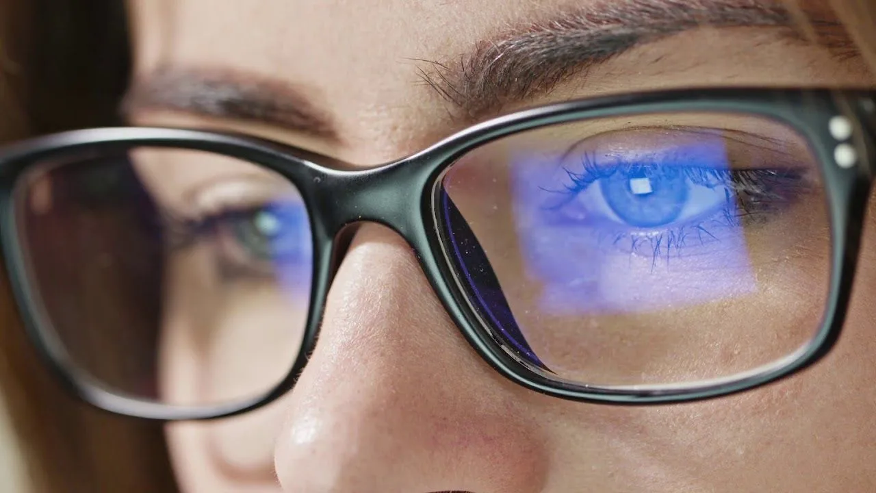 Using blue light filter glasses