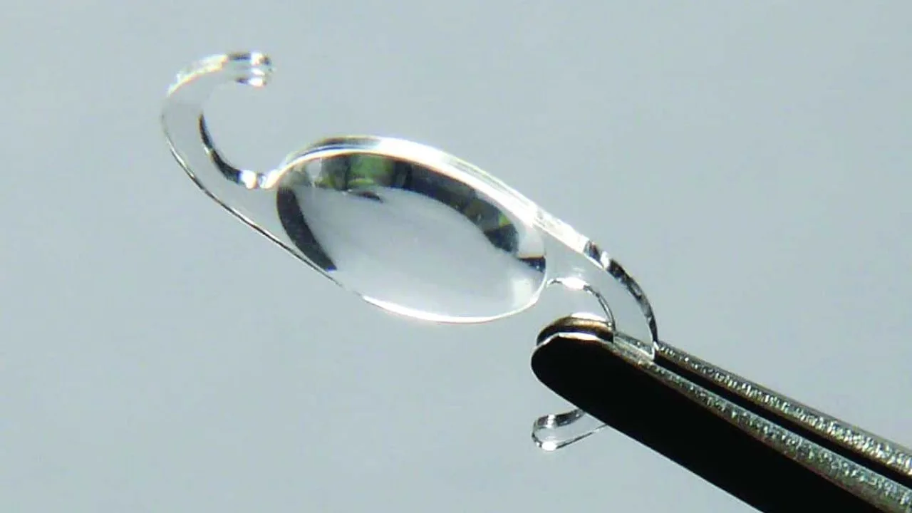 Foldable Lens Trifocal Toric Design