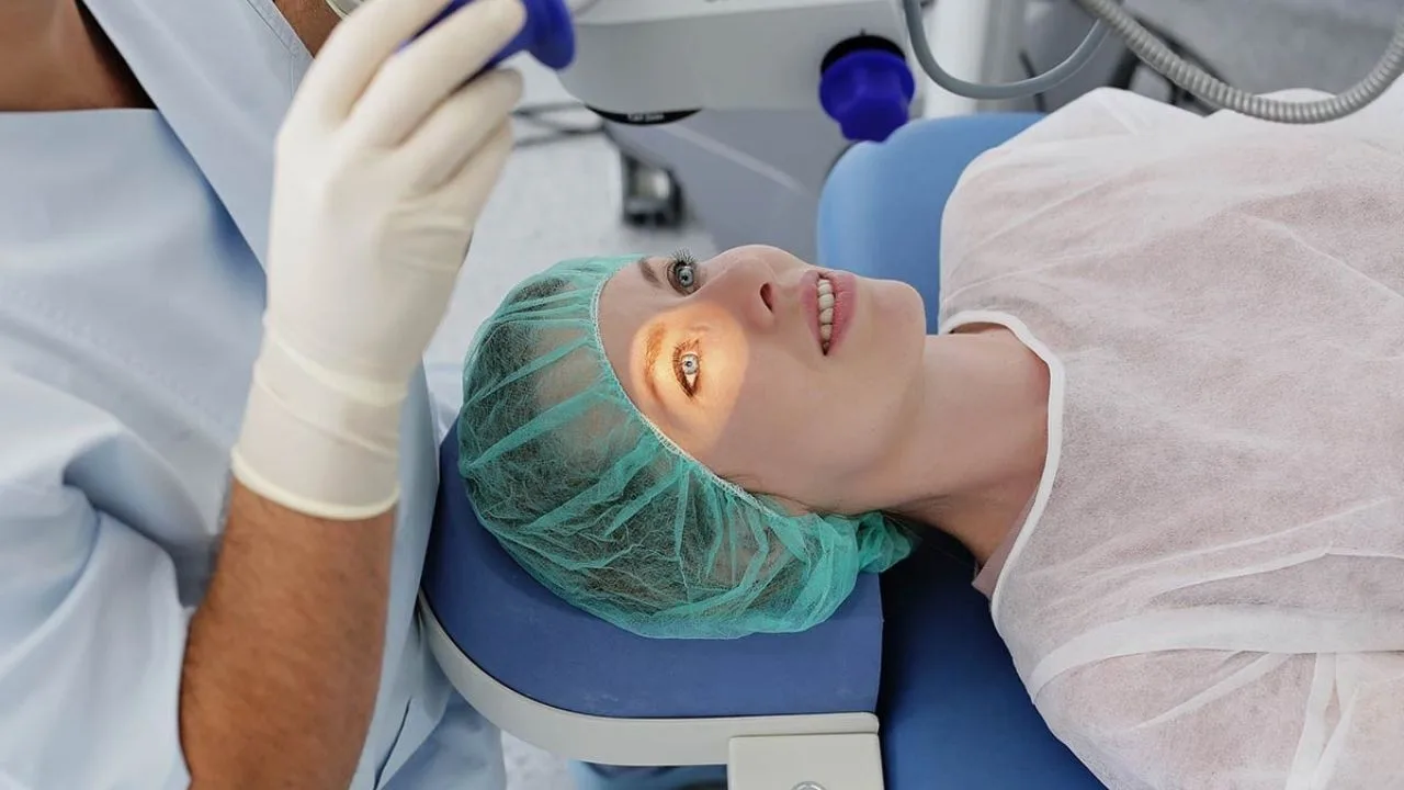 Who is not suitable for laser eye surgery?